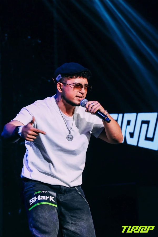 博鱼体育网页版-新奥尔良鹈鹕训练开放日，今晚主帅复盘引欢呼，足总杯在即，临场指挥获称赞